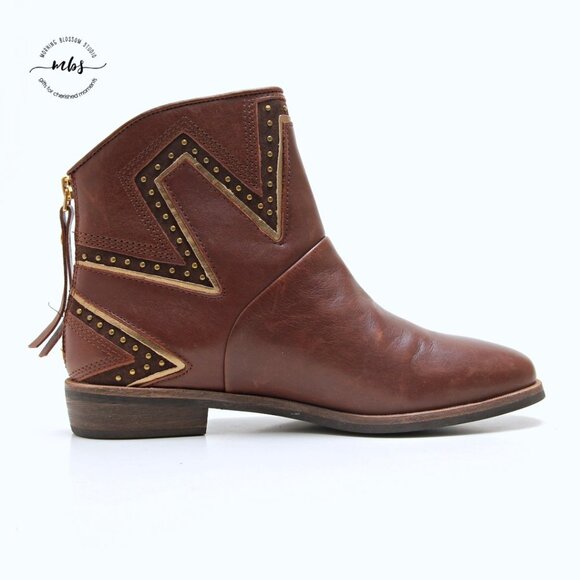 UGG Lars Brown Leather Starburst Studded Ankle Boots - Picture 8 of 13